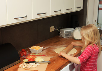 Image showing making pizza