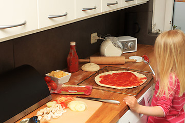 Image showing making pizza