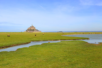 Image showing Le Mont-Saint-Michel in the bay