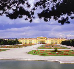 Image showing Palace Schonbrunn in Vienna, Austria