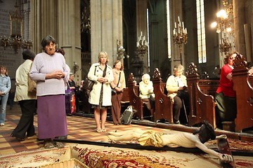 Image showing People pray in front of God's tomb on Holy Saturday in the Zagreb Cathedral