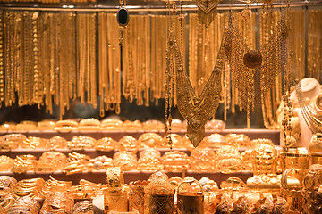 Image showing gold jewelry in the shop window