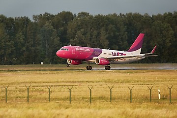 Image showing Wizzair Airliner Landing