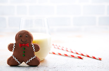 Image showing gingerbread with milk