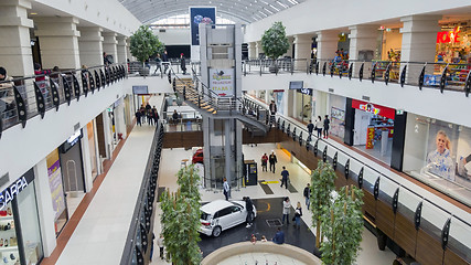 Image showing Retail shopping center