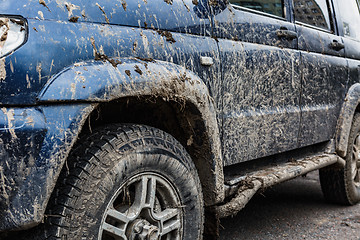 Image showing Side view of the dirty car