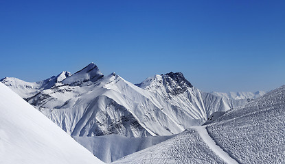 Image showing Panoramic view of ski resort with off-piste slope at nice sun da