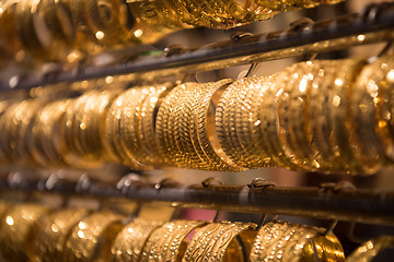 Image showing gold jewelry in the shop window