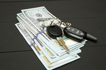 Image showing Heap of money and car key