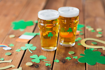 Image showing glasses of beer and st patricks day decorations
