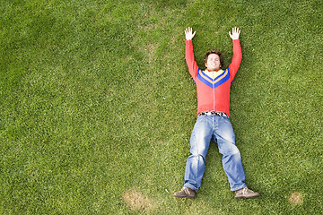 Image showing Relax at the grass