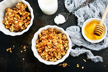 Image showing yogurt with granola