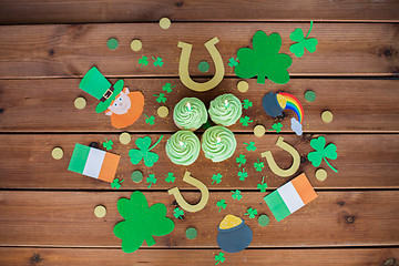 Image showing green cupcakes and st patricks day decorations