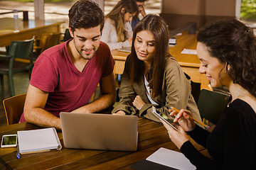 Image showing Friends studying together 