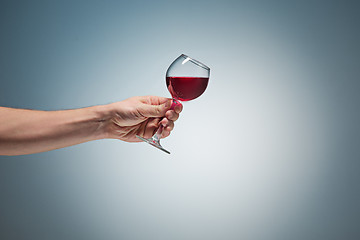Image showing The one wine glass against gray