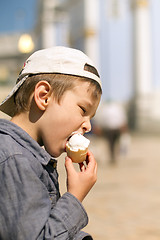 Image showing Boy eating ice cream