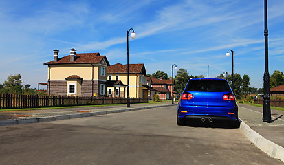 Image showing luxurious housing in town