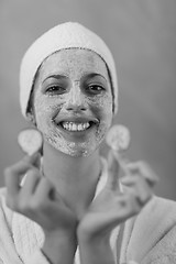 Image showing Spa Woman applying Facial Mask