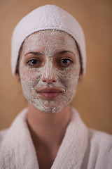 Image showing Spa Woman applying Facial Mask