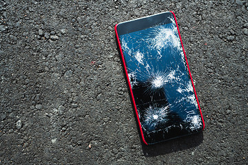 Image showing Smartphone with broken screen