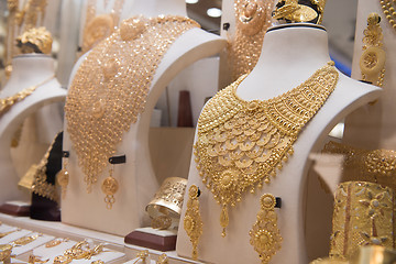 Image showing gold jewelry in the shop window