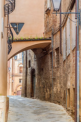 Image showing Walkway on in old town in Siena