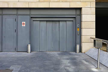 Image showing Car Elevator