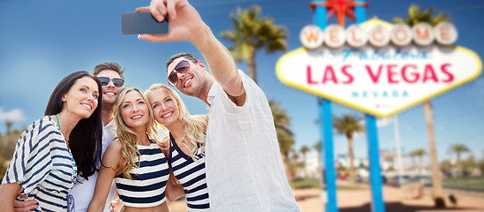 Image showing friends travelling to las vegas and taking selfie