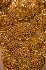 Image showing gold jewelry in the shop window