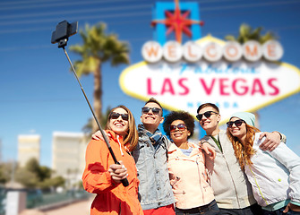 Image showing friends travelling to las vegas and taking selfie