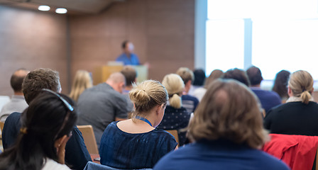 Image showing Speaker giving presentation on health care conference.