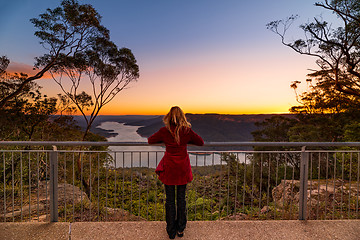 Image showing Watching the sunset at Burragorang Lookout