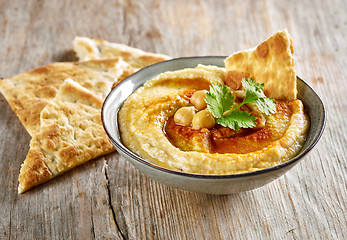 Image showing bowl of hummus