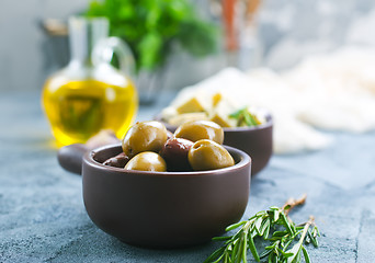 Image showing green olives