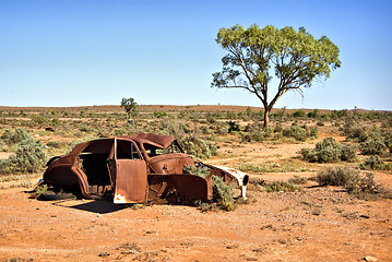 Image showing old car in the desert