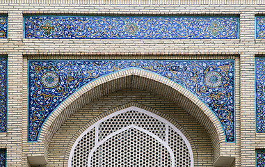 Image showing Gate of a mosque in Samarkand