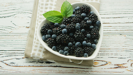 Image showing Blueberry and blackberry in bowl