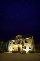 Image showing Townhall Maisach at night