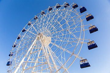 Image showing Ferris wheel under sunshine