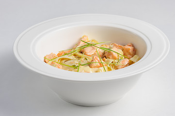 Image showing Fettuccine with salmon