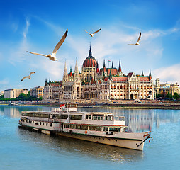 Image showing Parliament and boat