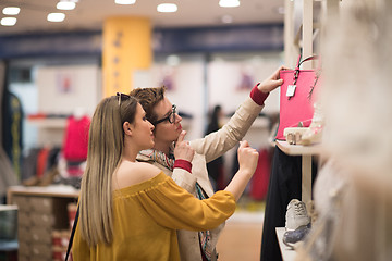 Image showing best friend shopping in big mall