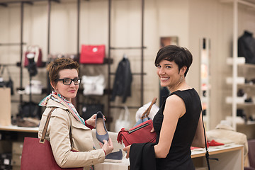 Image showing best friend shopping in big mall