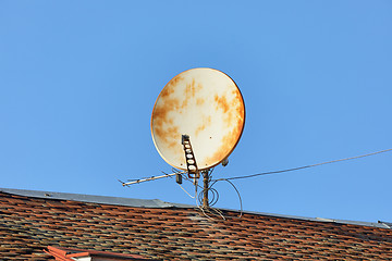 Image showing Old Rusty Parabola Receiver