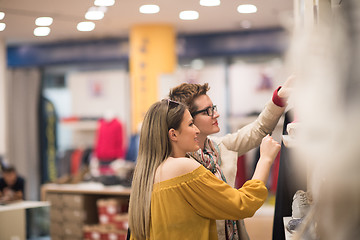 Image showing best friend shopping in big mall