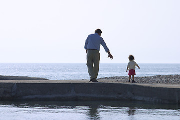 Image showing protective father