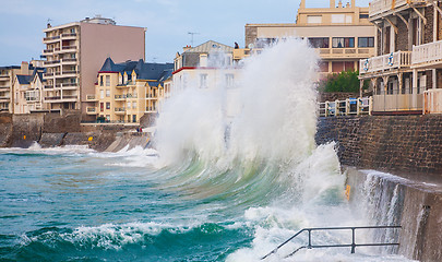 Image showing Crushing waves in Saint Malo