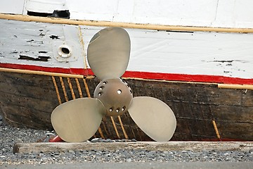 Image showing Ship propeller on shore