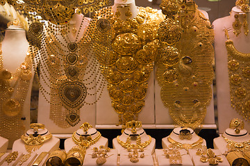 Image showing gold jewelry in the shop window