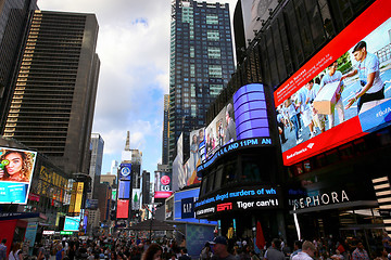 Image showing New York, USA – August 24, 2018: Crowded with many people walk